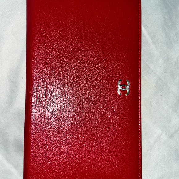 Dark Red Chanel fold wallet !! - Picture 3 of 9